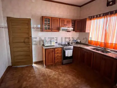 Maipú (ex Güemes) 1800, Piso 0