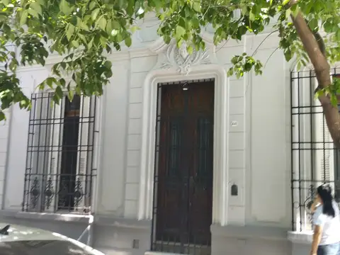 Hermosa casa  en alquiler profesional o comercial