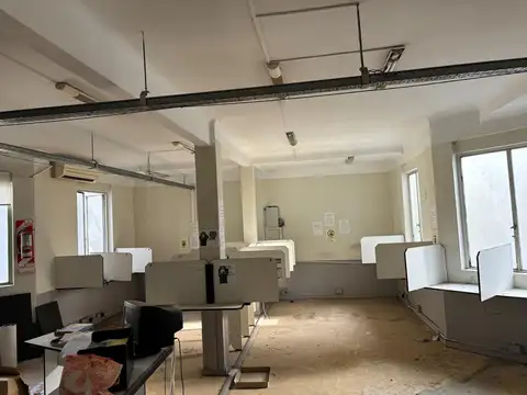 Oficina 130m2 en excelente ubicación. San Telmo.