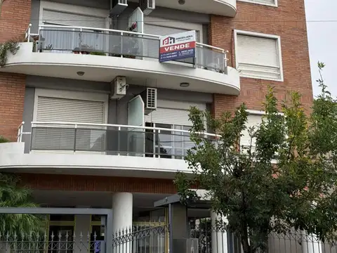 Venta depto 3 amb con balcón y cochera
