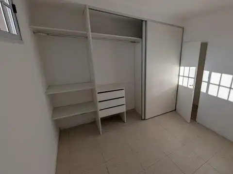Tuyuti 1800, Piso 1°