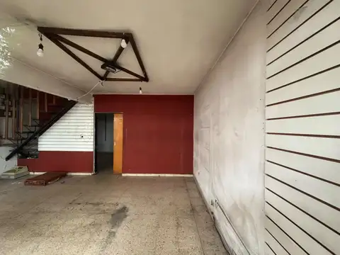 Local comercial en Longchamps.