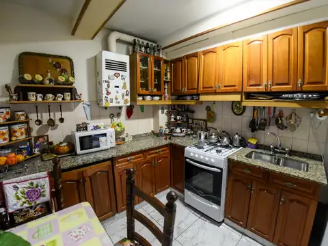 HERMOSO DUPLEX DE TRES DORMITORIOS Y GARAGE