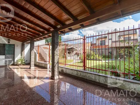 Casa en Venta con 1 cochera