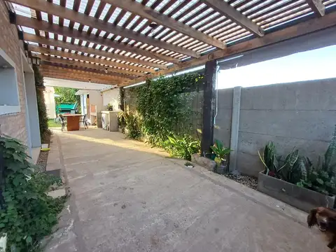 Casa 3 ambientes con 2 baños