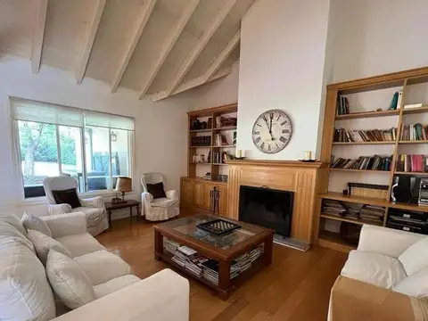 Casa en Venta al Oeste