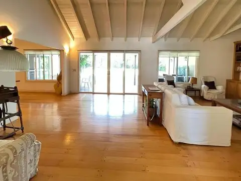 Casa en Venta al Oeste