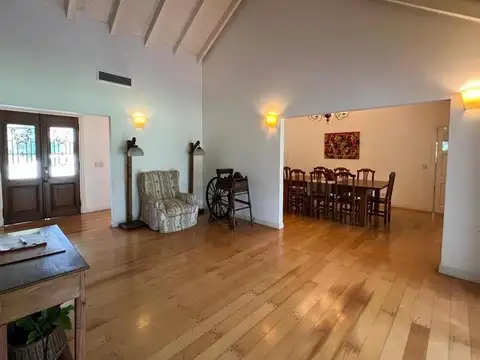 Casa en Venta en Los Pinguinos, USD 880.000
