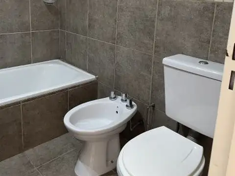 3 de febrero 3248 , Piso 9