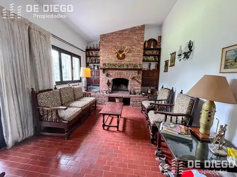 Casa 5 ambientes con 3 baños