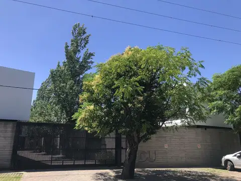 462 e/ 23 y 24 Complejo DU