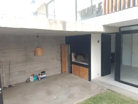 462 e/ 23 y 24 Complejo DU