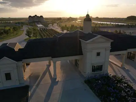 Oportunidad Única en Pride Canning: Lote de 2.826 m² con Vista Al Lago