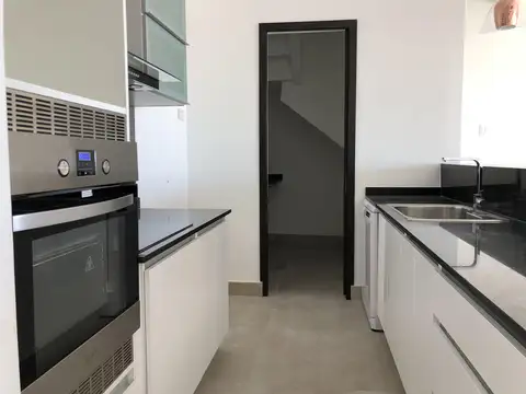 Departamento 4 ambientes con 3 baños