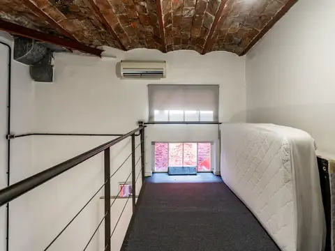 Casa con identidad propia en Barracas con Terraza, cochera y espacios versátiles