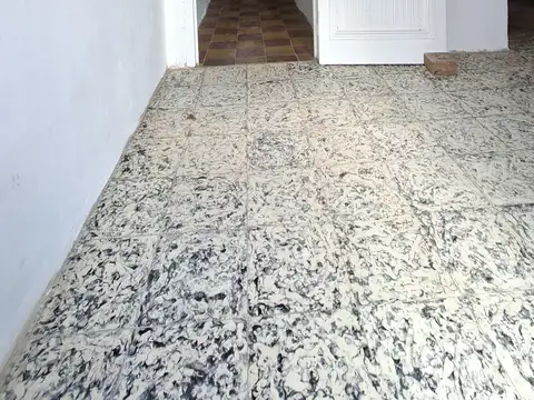 Casa 5 ambientes con 1 baño