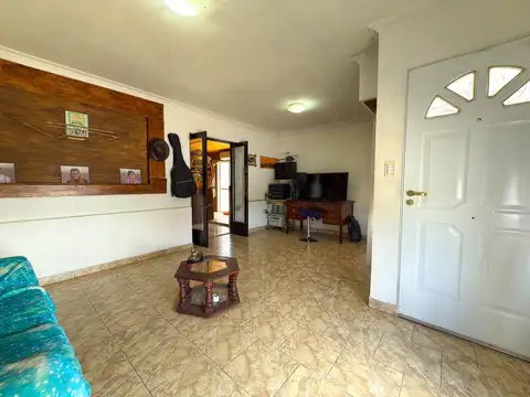 EN VENTA CASA CON DEPENDENCIAS VILLA ITALIA TANDIL