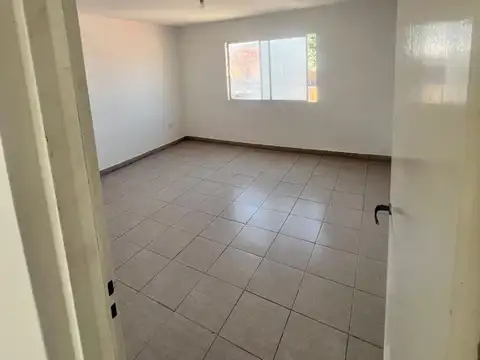 ALQUILER  DEPARTAMENTO 1er PISO POR ESCALERA LA REJA CENTRO