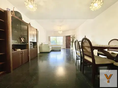 Depto Tipo Casa en Venta de 5 ambientes