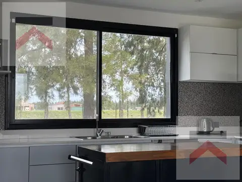 Casa en Alquiler en Countries y Barrios Cerrados en Ezeiza, USD 2.200