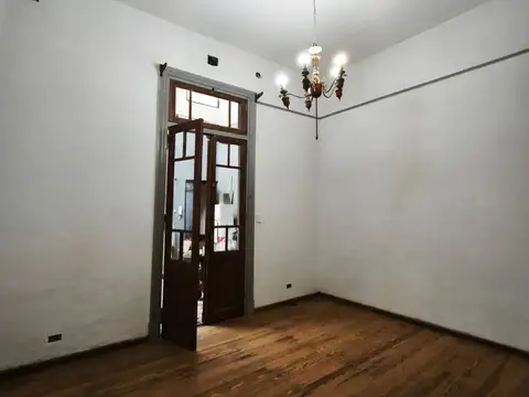 Depto Tipo Casa en Alquiler 76 años