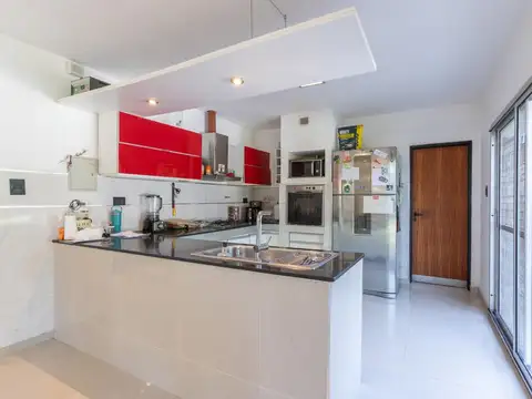 Casa 3 ambientes con 4 baños