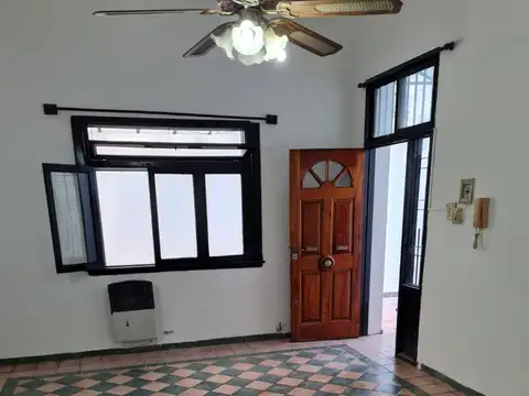 Depto Tipo Casa 2 ambientes con 1 baño