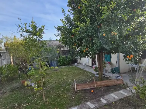 Complejo de 3 deptos equipados con excelente ubicación! Vistas al río! Amplios y luminosos! Bv....