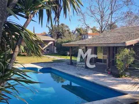 Casa en Venta con 1 cochera