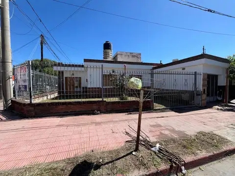 VENTA CASA + DEPARTAMENTO BARRIO ALBERDI