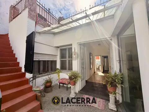 Casa 4 ambientes con parque y piscina en Saavedra