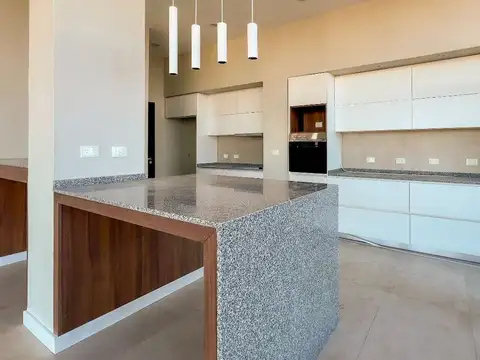 Departamento 7 ambientes con 4 baños