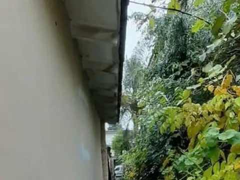 EN VENTA CHALET DE 3 AMBIENTES EN ITUZAINGO NORTE