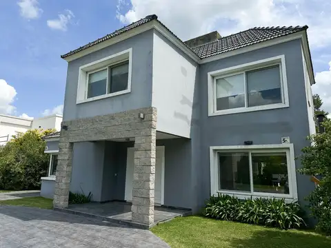 Casa en Venta en Malibu, USD 266.000