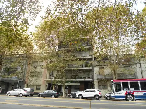 Juan B. Justo  al 2700