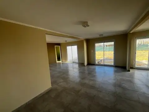 Casa en Venta en Plottier, USD 185.000