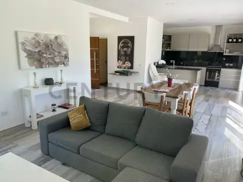 VENTA CASA 4 AMBIENTES, PLANTA BAJA, MODERNA,  BARRIO CLUB DE CAMPO ASUNCION DE