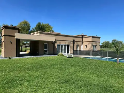 VENTA CASA 4 AMBIENTES, PLANTA BAJA, MODERNA,  BARRIO CLUB DE CAMPO ASUNCION DE