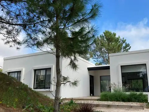 Casa en Venta 3 Dormitorios con Pileta en Costa Esmeralda Barrio Senderos Barrio Privado