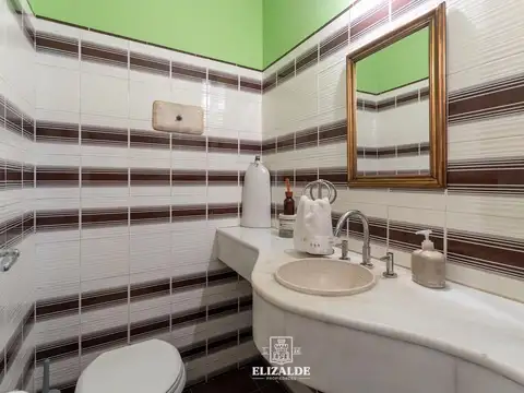 Casa 6 ambientes con 2 baños