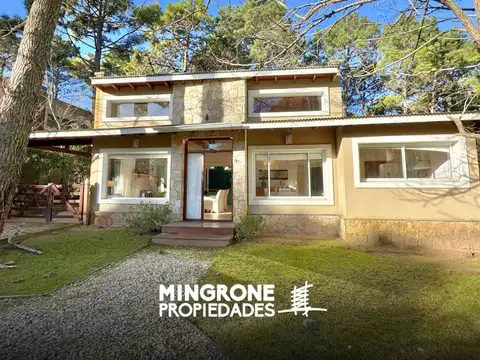 Moderna casa en Carilo, Petrel y Palo Santo