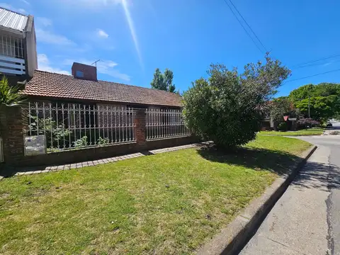 Venta Casa 4 Amb en Esquina sobre 2 lotes Colinas de Peralta Ramos Mar del Plata