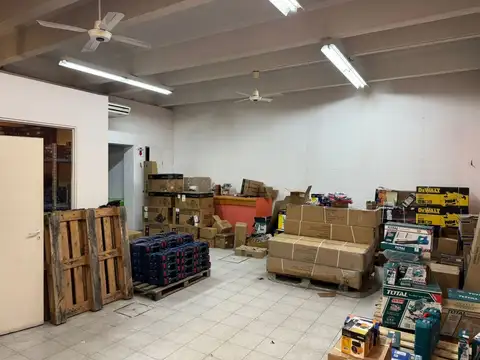 Galpon en Venta en Talleres Oeste, USD 390.000