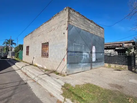 GALPÓN EN ALQUILER - ROLDAN