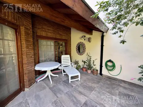 Casa 6 ambientes con 4 baños
