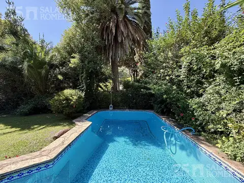 Casa en Venta con 2 cocheras