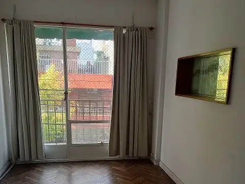 Departamento 2 ambientes, al frente con balcon