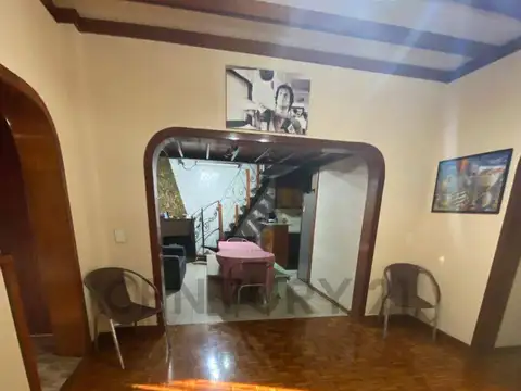 Casa en Venta con 5 cocheras