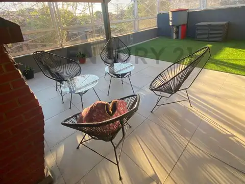 VENTA CASA EN BERAZATEGUI 4 AMBIENTES CON TERRAZA COCHERA QUINCHO