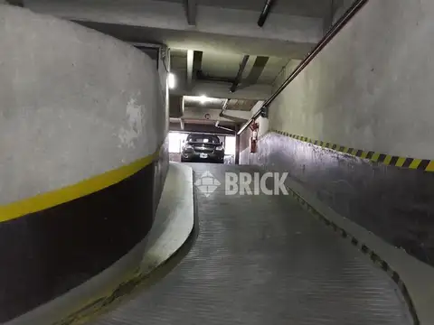 COCHERA FIJA CUBIERTA EN 1° PISO POR RAMPA EN LAS HERAS AL 2400 - 13 M2 VIGILANCIA